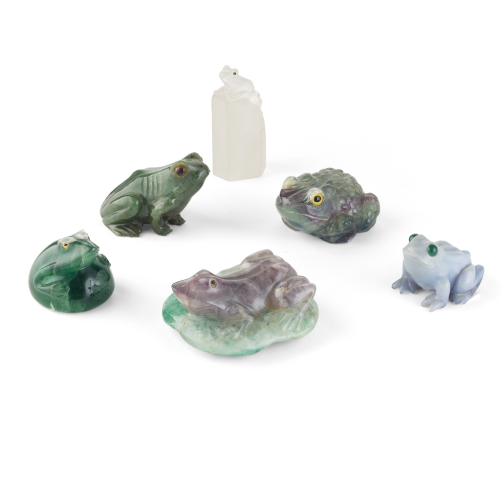 SIX HARDSTONE AND CRYSTAL CARVED FIGURES OF FROGS, 20TH CENTURY to include a ROCK CRYSTAL