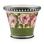 A SMALL WEMYSS WARE STUART FLOWER POT 'CABBAGE ROSES' PATTERN, EARLY 20TH CENTURY decorated on a