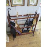 An Edwardian mahogany double towel rail with turned spindles, 76cm wide
