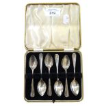 A cased set of six silver tea spoons