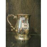 A heavy silver tankard, Birmingham 1964