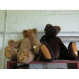 Two articulated teddy bears, 48cm high