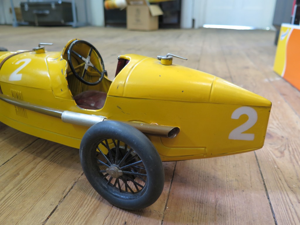 A CIJ (Compagnie Industrielle du Jouet) clockwork painted tinplate Alfa-Romeo P2 Racing Car finished - Image 4 of 12