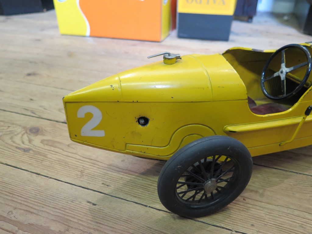 A CIJ (Compagnie Industrielle du Jouet) clockwork painted tinplate Alfa-Romeo P2 Racing Car finished - Image 9 of 12