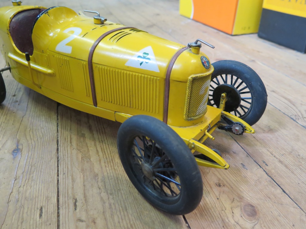 A CIJ (Compagnie Industrielle du Jouet) clockwork painted tinplate Alfa-Romeo P2 Racing Car finished - Image 7 of 12