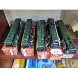 Märklin HO coaches: Two 346 2nd class in original boxes and three others with incorrect boxes (5)