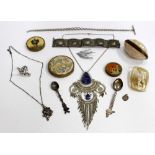 A SMALL QUANTITY OF JEWELLERY, an art deco compact etc