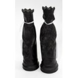 A PAIR OF 20TH CENTURY BLACK BASALT KING AND QUEEN CHESS PIECES 14cm high (2)