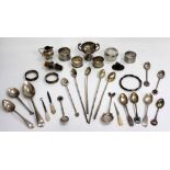 A SMALL QUANTITY OF SILVER ITEMS to include a miniature trophy, tea spoons, napkin rings etc