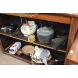 A SMALL GROUP OF KITCHENALIA and pub memorabilia to include two brass trays, one advertising