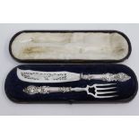 A BOXED SET OR PAIR OF SILVER HANDLED FISH SERVERS