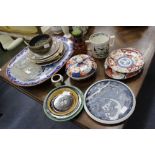 A SMALL QUANTITY OF CERAMICS including an Imari pattern bowl and cover, and a plate, a large meat