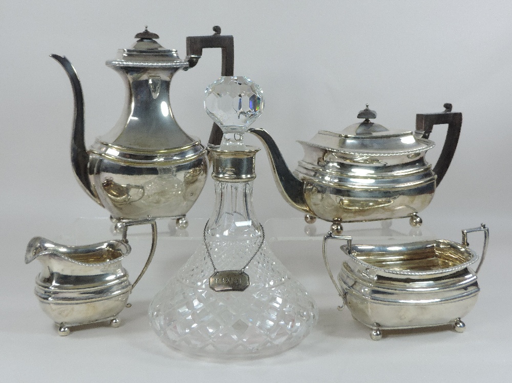 An Edwardian silver four piece tea and coffee service, of rectangular shape, comprising a teapot, - Bild 2 aus 2