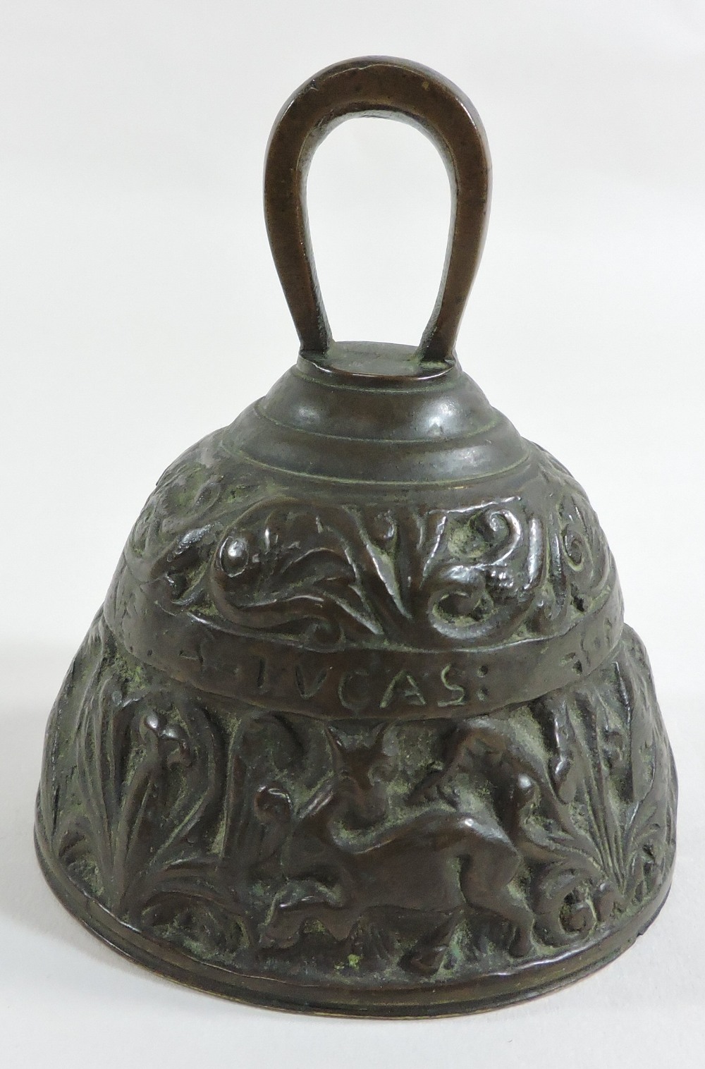 A small antique bronze bell, decorated in relief with a continuous frieze of figures, - Image 5 of 6