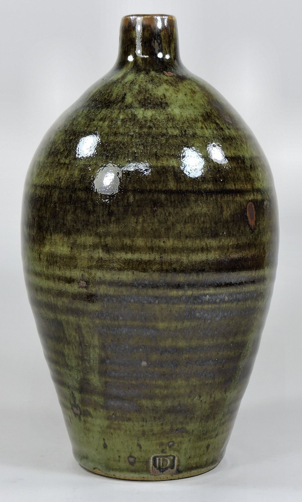 David Leach, 1911-2005, a brown glazed studio pottery vase, impressed mark to base, - Image 3 of 3