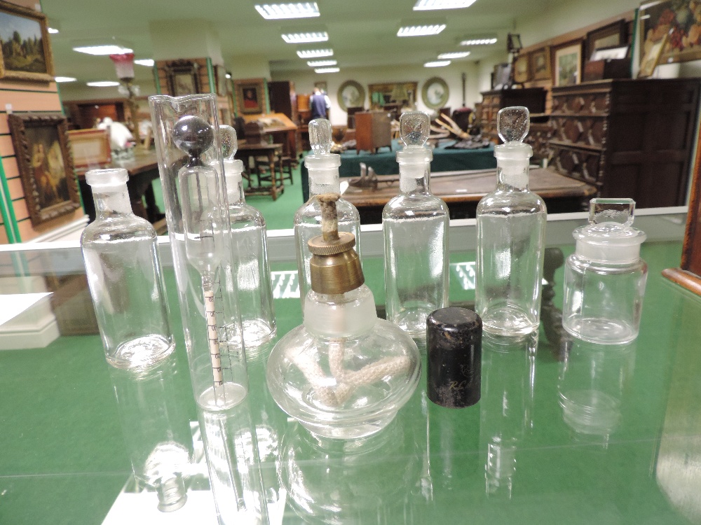 A 19th century mahogany apothecary stand, containing seven various glass jars, with a drawer below, - Bild 10 aus 16