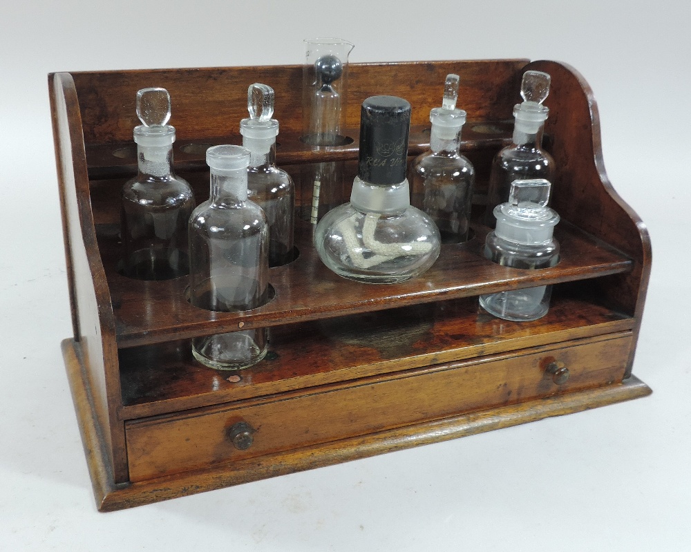 A 19th century mahogany apothecary stand, containing seven various glass jars, with a drawer below, - Bild 4 aus 16