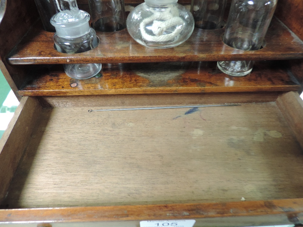 A 19th century mahogany apothecary stand, containing seven various glass jars, with a drawer below, - Bild 15 aus 16
