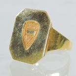 A gentleman's yellow metal signet ring,