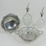 An Edwardian pierced silver bon bon dish, Sheffield 1908, 17cm diameter,