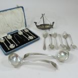 A pair of early 20th century silver sauce ladles, London 1915,