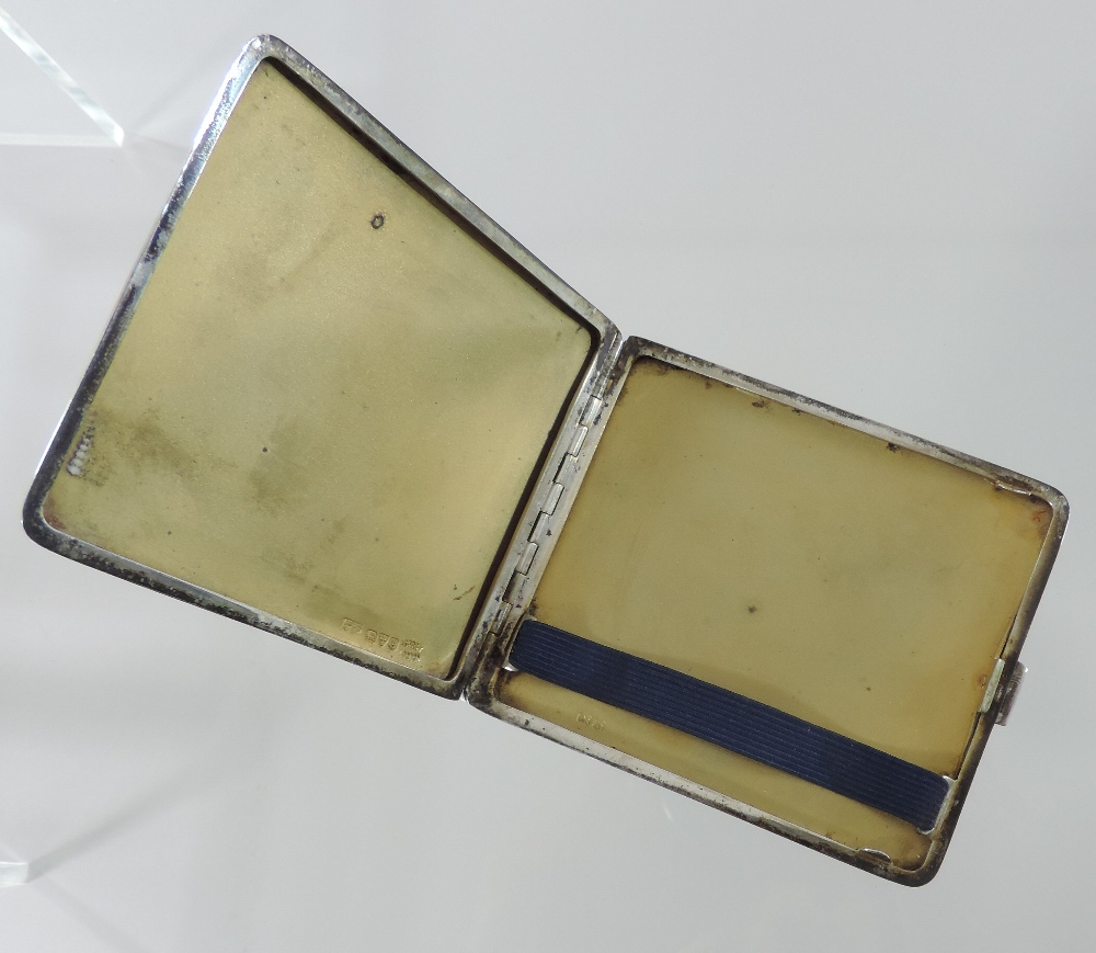 An Edwardian silver cigarette case, of hinged rectangular shape, with engine turned decoration, - Image 2 of 5