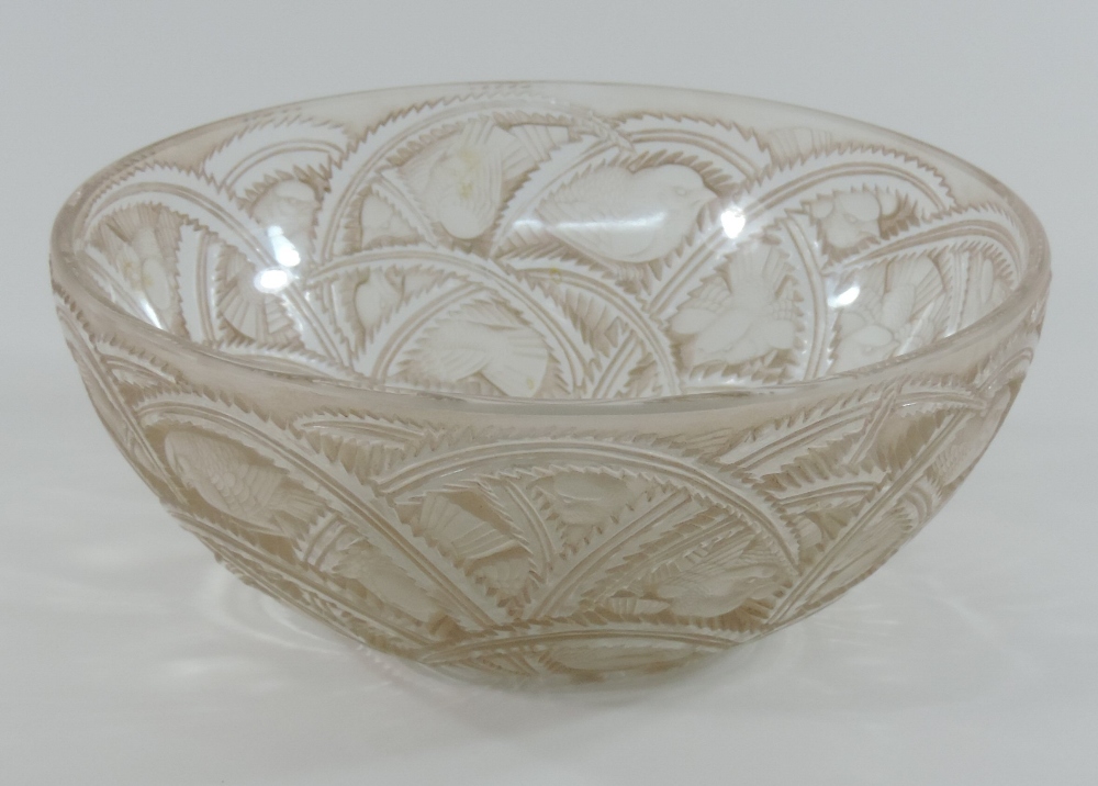 A Lalique frosted glass 'Pinsons' pattern bowl, designed circa 1933, - Image 4 of 9