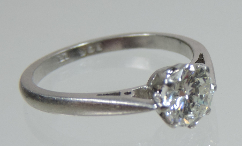 An unmarked solitaire diamond ring, - Image 5 of 6