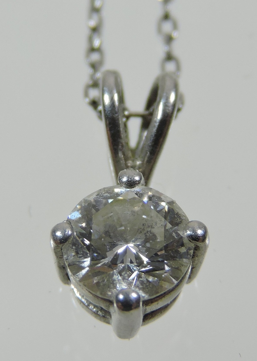 A diamond solitaire pendant, approximately 0. - Image 5 of 7