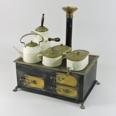 A rare early 20th century miniature stove, possibly Marklin,