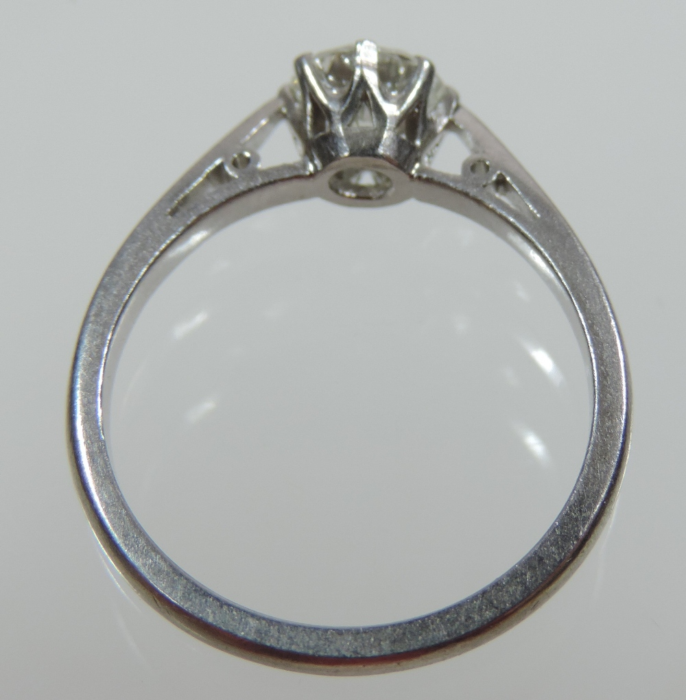 An unmarked solitaire diamond ring, - Image 2 of 6