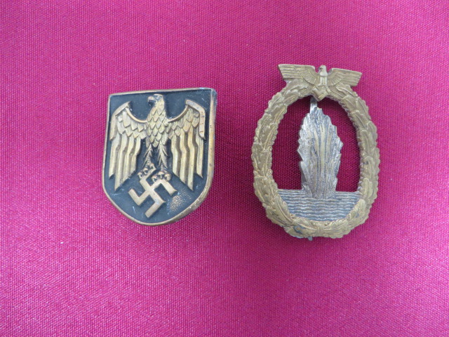 German WW2 Kriegsmarine Minesweeper's War Badge gilt oval wreath surmounted by an eagle and