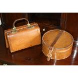 A small vintage Gladstone form hand bag, mid-20th century, brass rectangular slide button locks/