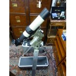 A Televue Oracle 3 apochromatic refractor telescope. (560mm F7.4) Tripod, remote control and 2 x