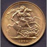 COINS : 1974 Gold Sovereign in good to fine condition (£5 bidding increments)