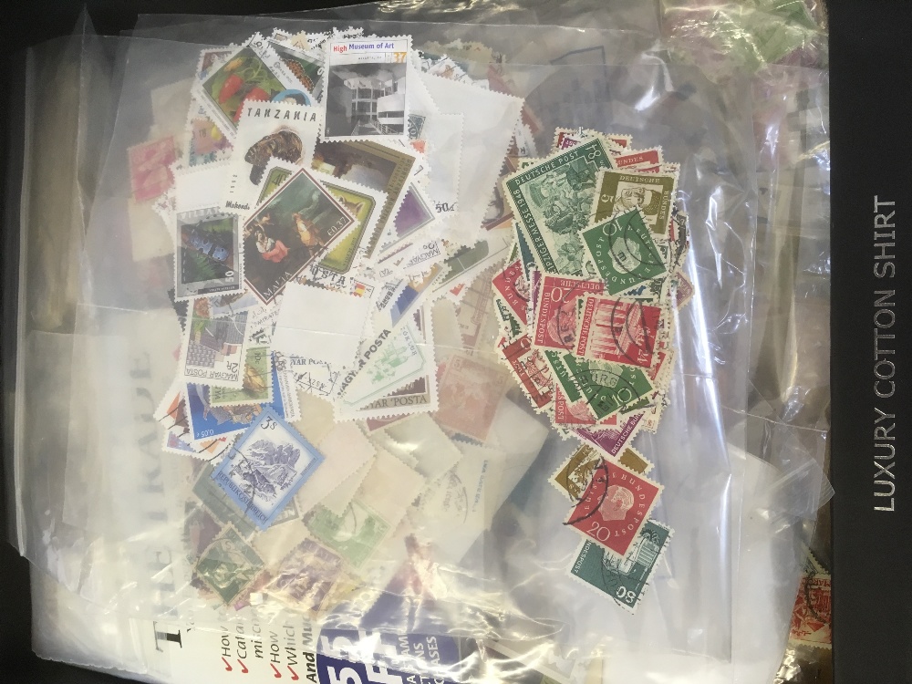 STAMPS : Small box of mixed albums and probably 1000's of loose off paper, - Image 2 of 4
