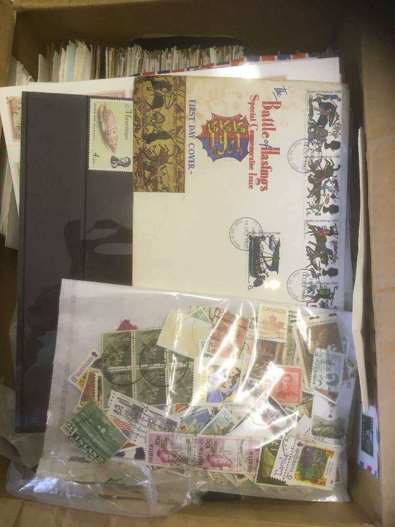 STAMPS WORLD, box with approx 950 modern French postcards, approx 450 Guernsey commercial covers,