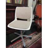 Vintage Office Revolving Office Desk Chair Circa 1965 Good Original Condition