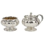 A GEORGE IV SILVER MUSTARD POT, WILLIAM ELLIOTT, LONDON, 1826 ribbed compressed circular on short