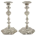 A PAIR OF GEORGE III SILVER CANDLESTICKS, MAKER'S MARK F.W IN GOTHIC SCRIPT (GRIMWADE NO.3572),