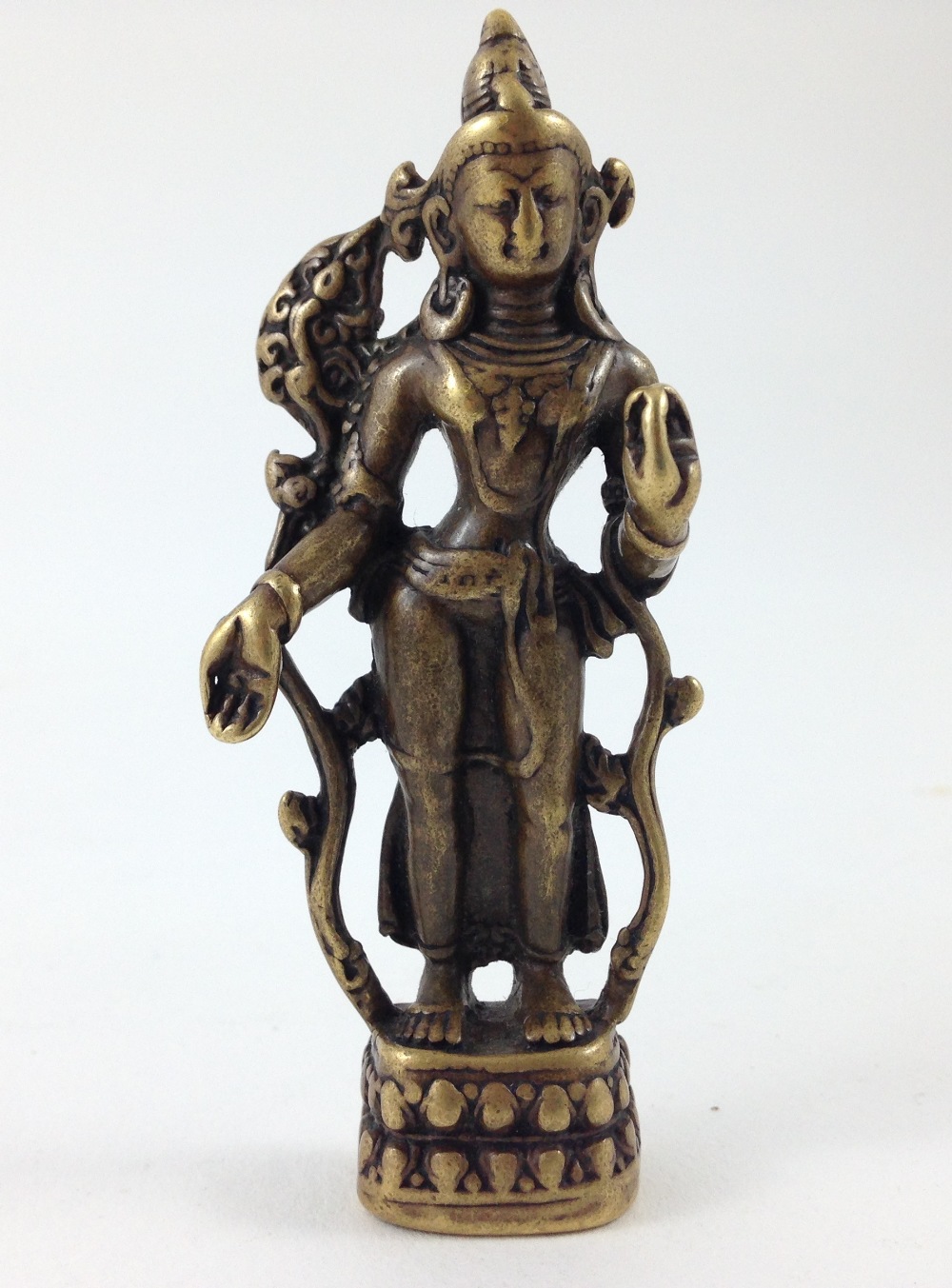 A SMALL PALA BRONZE FIGURE OF PADMAPANI, EASTERN INDIA, 11TH/12TH CENTURY standing in tribhanga on a - Image 2 of 4