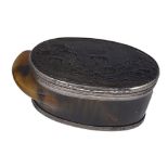 AN IBEX HORN SNUFF BOX, GERMAN, SECOND QUARTER 19TH CENTURY oval with natural protusion, the lid and