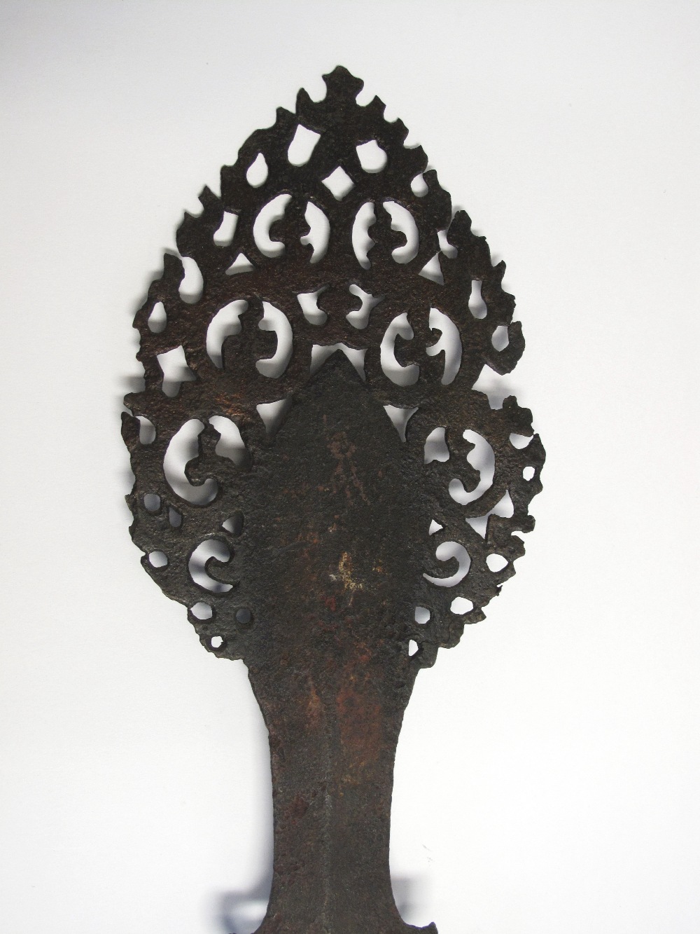 A RITUAL SWORD EMBLEM, TIBET, CIRCA 18TH CENTURY from a large Buddhist image, the blade fringed with - Image 2 of 2