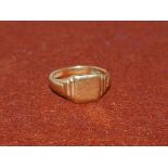 A gent's 9ct hallmarked gold signet ring (6.5gms)