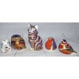 Five pieces of Royal Crown Derby with gold buttons: a cat; an owl; 2 small birds and a mouse, LVIII;