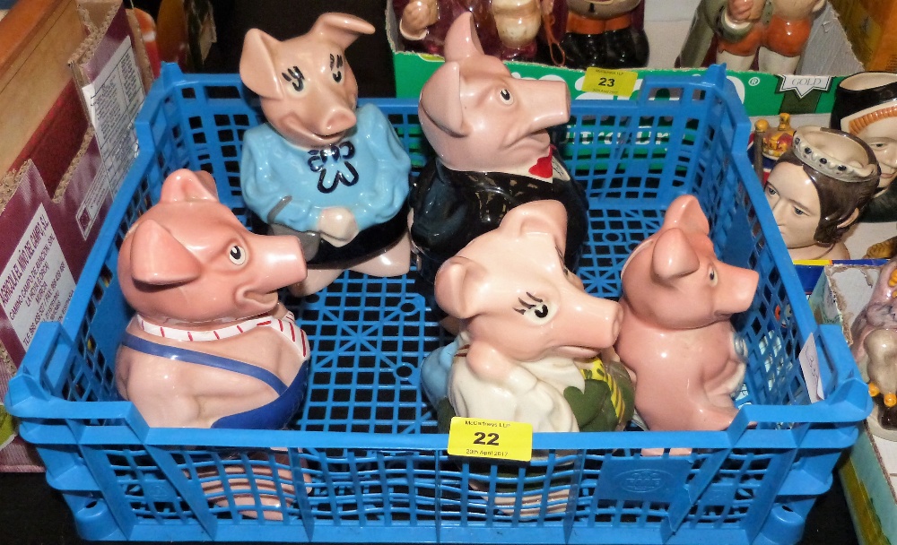 A set of five Wade Nat West pigs