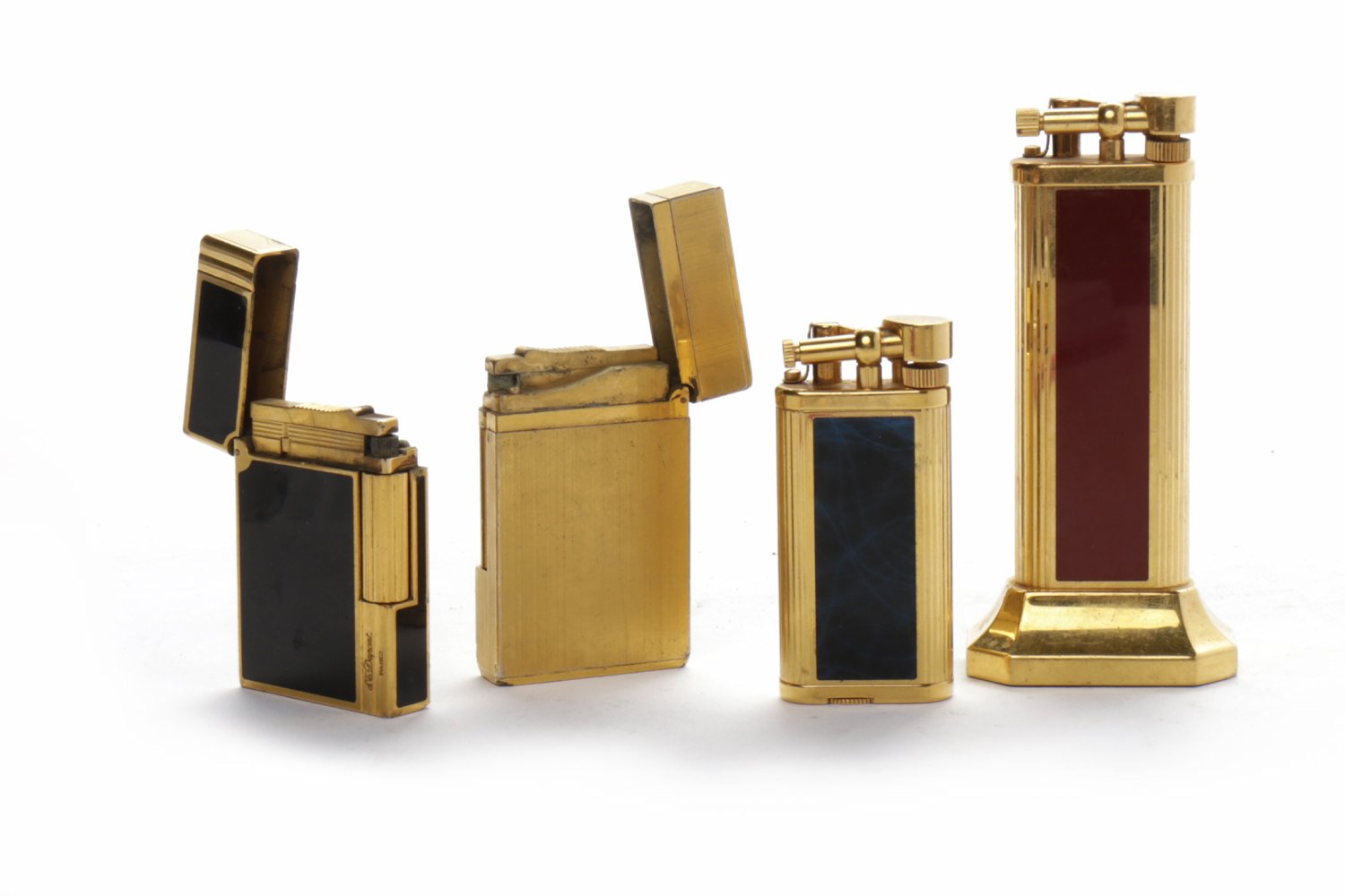 DUPONT BLACK 'LAQUE DE CHINE' GOLD PLATED LIGHTER stamped and numbered '15KCA67' to base, approx 5.