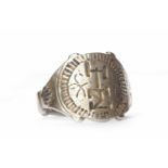 MARY QUEEN OF SCOTS DARNLEY COMMEMORATIVE RING in sterling silver, with Henri .L.