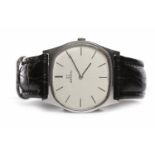 GENTLEMAN'S ZENITH STAINLESS STEEL QUARTZ WRIST WATCH the oval silver coloured dial with applied