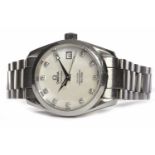 GENTLEMAN'S OMEGA SEAMASTER CO-AXIAL CHRONOMETER STAINLESS STEEL AUTOMATIC WRIST WATCH the round